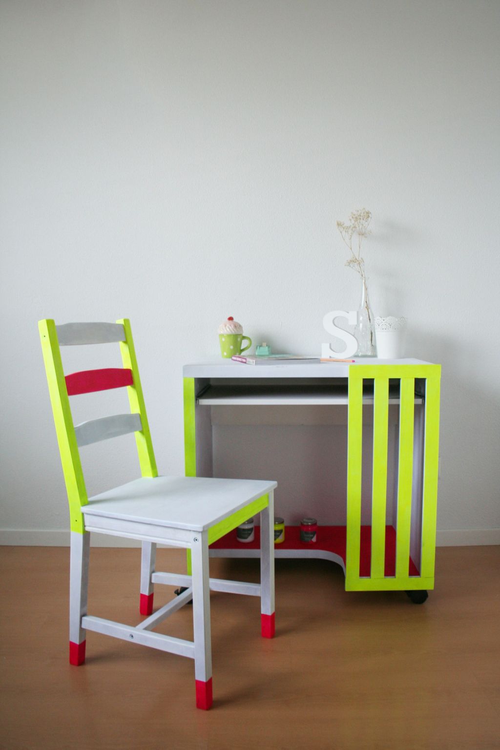 Cómo pintar muebles. Muebles fluor